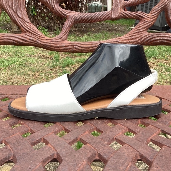 Duck Head White Sandals 9M - Picture 6 of 9